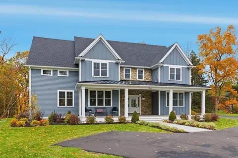 4 Chatham Ln, Danvers, MA 01923