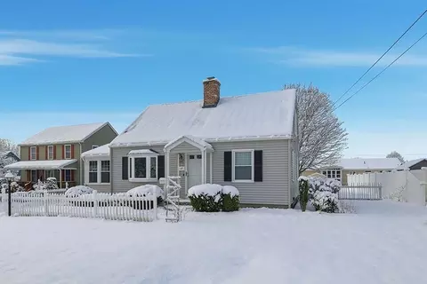 44 Amanda St, Springfield, MA 01118 photo 3