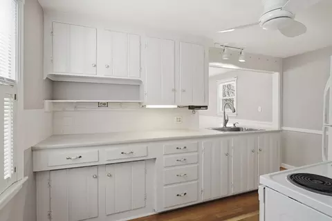 44 Amanda St, Springfield, MA 01118 photo 7