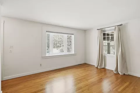 44 Amanda St, Springfield, MA 01118 photo 5