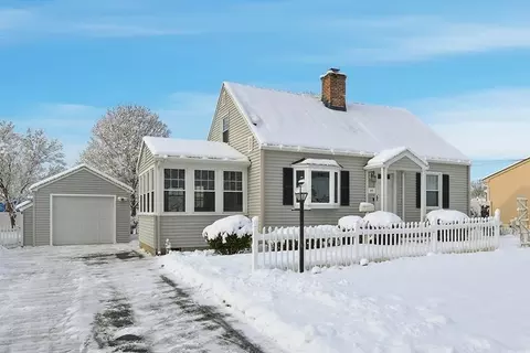 44 Amanda St, Springfield, MA 01118