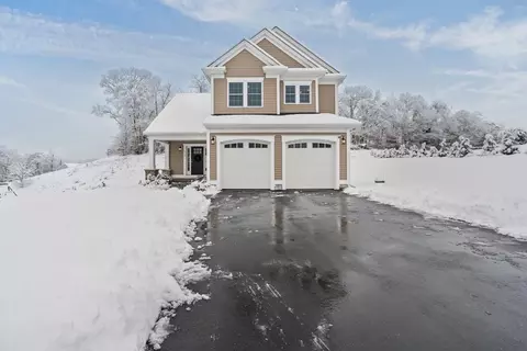 316 High Hill Rd, Swansea, MA 02777