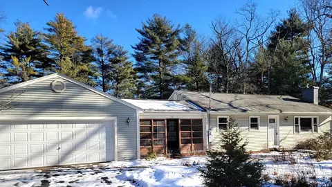 85 Baldwin Dr, Hampden, MA 01036