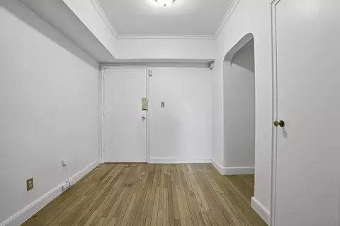 56 Elm St #2, Worcester, MA 01609 photo 2