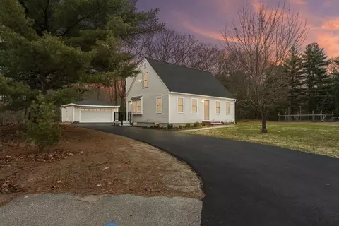 7 Harrison Eaton Ln, Amesbury, MA 01913