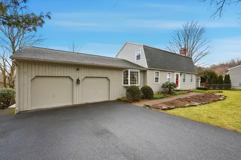 24 E View Dr, Feeding Hills, MA 01030