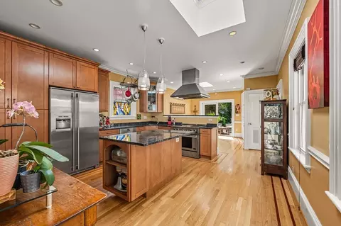 583 E Broadway, Boston, MA 02127