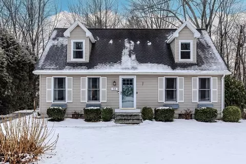 58 Dana Hl, Belchertown, MA 01007