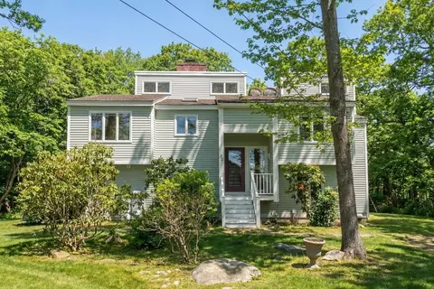 32 Haven Ave, Rockport, MA 01966