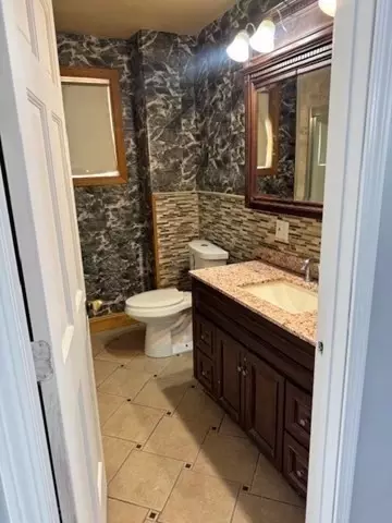 129 County St, Fall River, MA 02723 photo 5