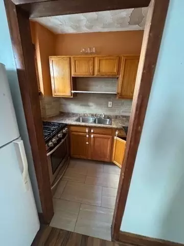 129 County St, Fall River, MA 02723 photo 18