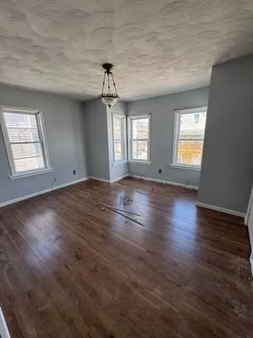 129 County St, Fall River, MA 02723 photo 3