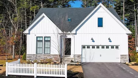 16 Barnes Blvd #16, Hudson, MA 01749