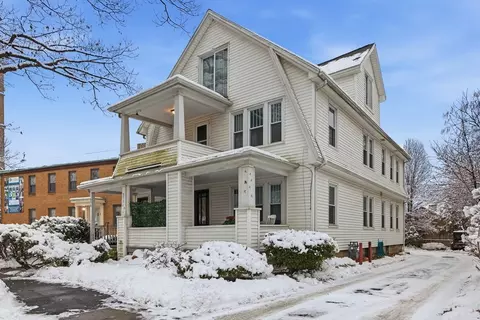 571-573 Carew St, Springfield, MA 01104