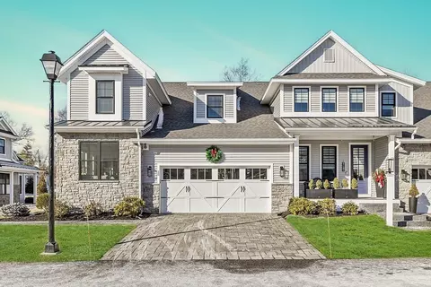 15 Rowell Ln #15, Middleton, MA 01949