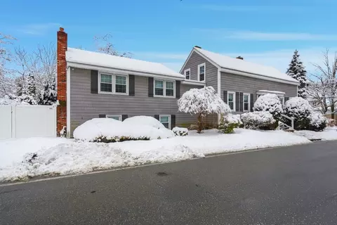 136 Bedford Rd, Woburn, MA 01801