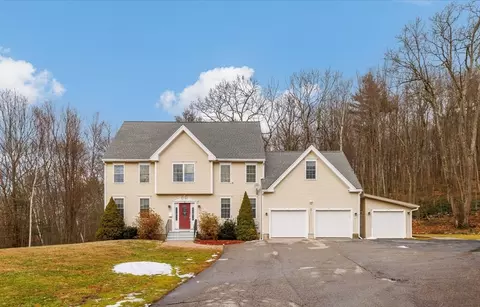 1 Crowl Hill Rd, Auburn, MA 01501