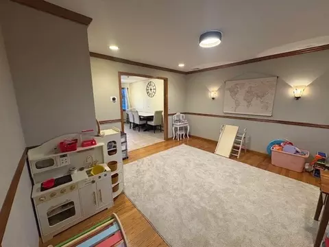 Entry Way - 94 E Charlton Rd, Spencer, MA 01562 photo 2 of 3