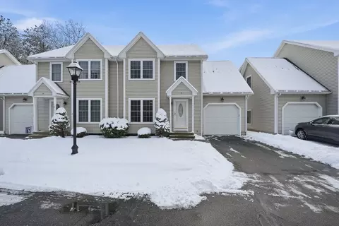 5 Olde Plains Holw #5, South Hadley, MA 01075