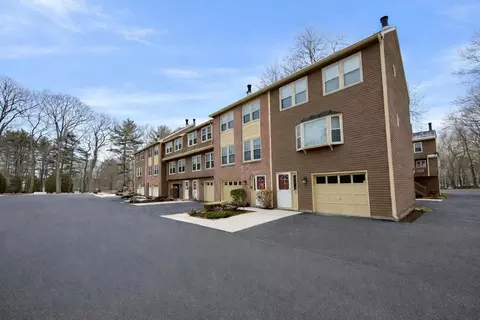 128 Heritage Dr #128, Tewksbury, MA 01876