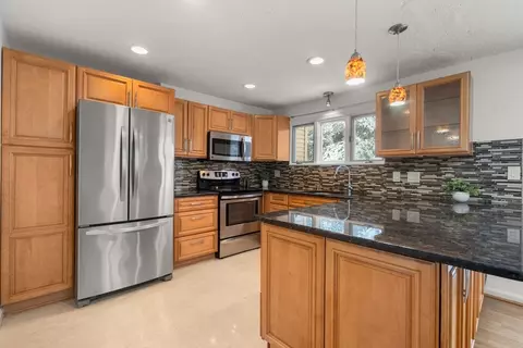 Kitchen - 1 Beth Cir #1, Acton, MA 01720 photo 3 of 4