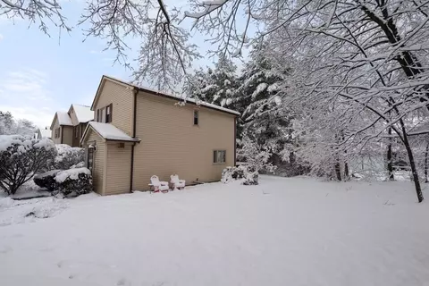 Exterior - 1 Beth Cir #1, Acton, MA 01720 photo 3 of 4