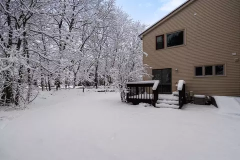 Exterior - 1 Beth Cir #1, Acton, MA 01720 photo 2 of 4
