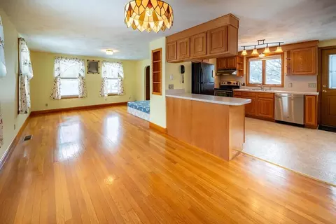 Living - 128 Ann St, Chicopee, MA 01020 photo 1 of 3
