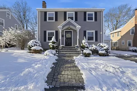 104 Gulliver St, Milton, MA 02186