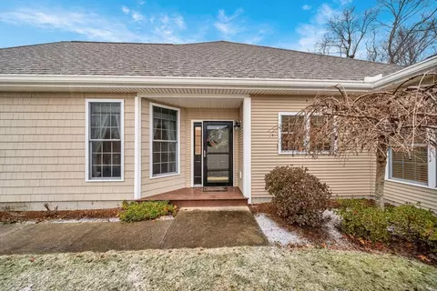11 Summerfield Dr #11, Uxbridge, MA 01569