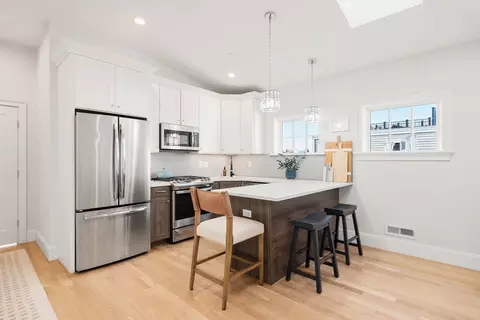 269 Gold St #3, Boston, MA 02127