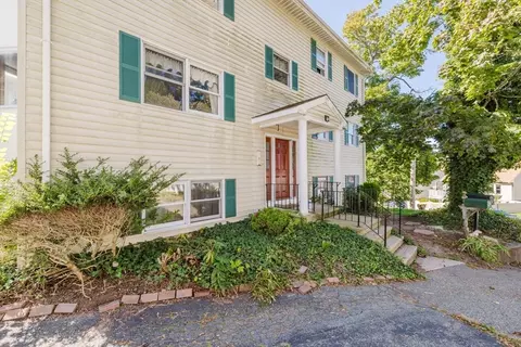 195 Crescent St #3, Fall River, MA 02720