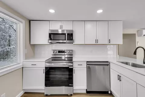 1 Columbia Rd, Billerica, MA 01821
