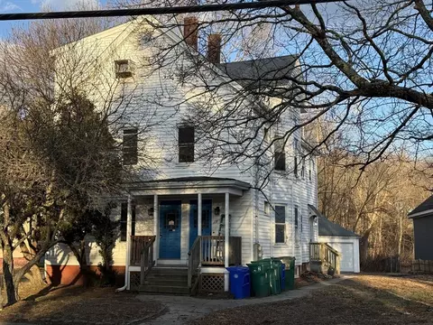 15 North Ave, Attleboro, MA 02703