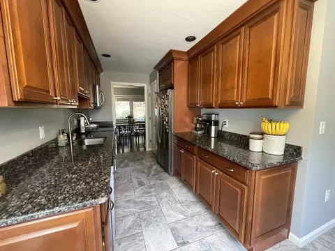 240 Heritage Dr #240, Whitinsville, MA 01588