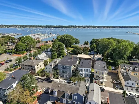 131 Derby St #3 F, Salem, MA 01970