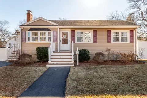 26 Pauline St, Randolph, MA 02368