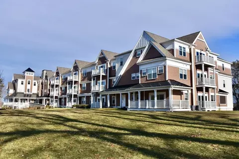 57 Long Point Rd #104, Lakeville, MA 02347