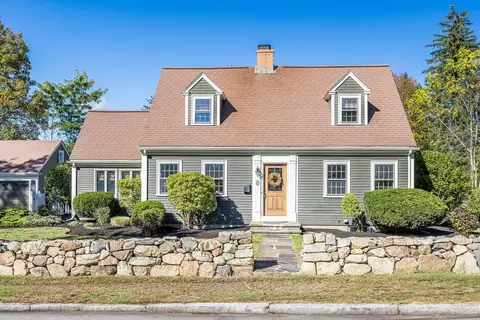 1 Pennsylvania Ave, Reading, MA 01867