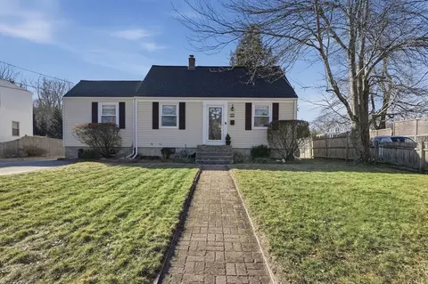 28 Sylvester Rd, Natick, MA 01760