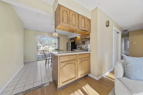 Entry Way - 22 Walnut Knls, Canton, MA 02021 photo 2 of 3