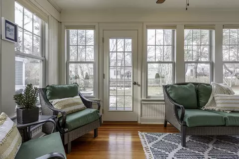 34 Porter Ln, Hamilton, MA 01982