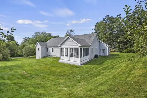 291 Pearl Hill Rd, Fitchburg, MA 01420
