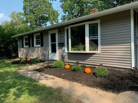 21 Ellen Rd, Brockton, MA 02302