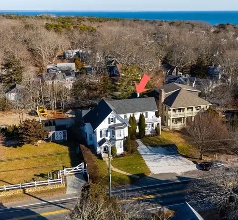 35 New York Ave, Oak Bluffs, MA 02557