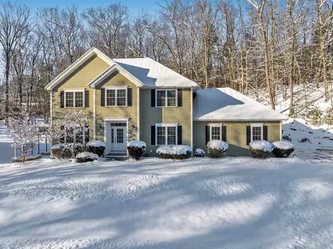 4 Erins Way, Holden, MA 01520