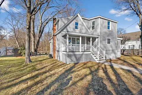 48 Bigelow Ave, Rockland, MA 02370