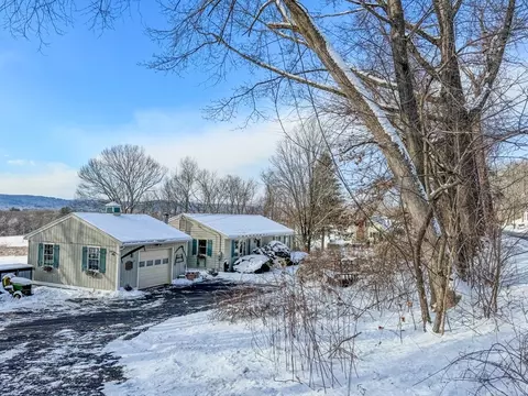 59 N Hilliside Rd, Deerfield, MA 01373