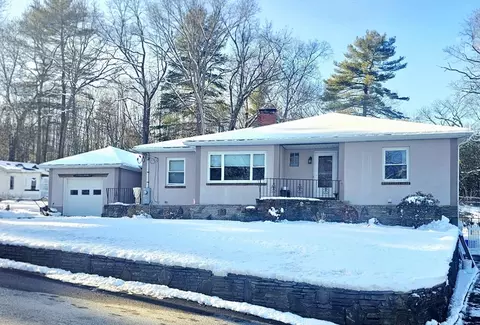 1 Villa Dr, Hopedale, MA 01747