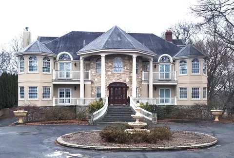 72 Charlemont St, Newton, MA 02461